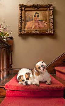 The Reynolds Mansion Couette-café Woodfin