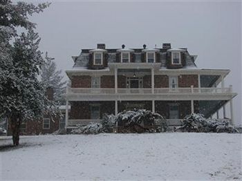 The Reynolds Mansion 3* Woodfin