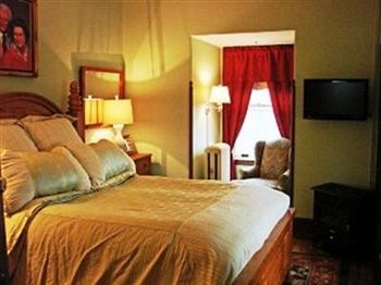 The Reynolds Mansion Bed and breakfast 3*